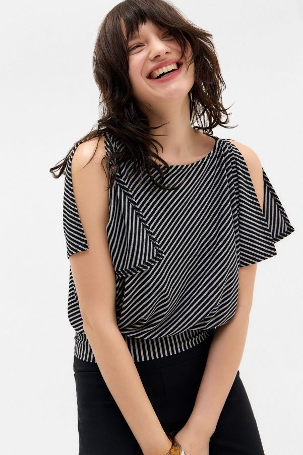 Vista de diapositivas: 1: Silence + Noise Drapey Stripe Batwing Top