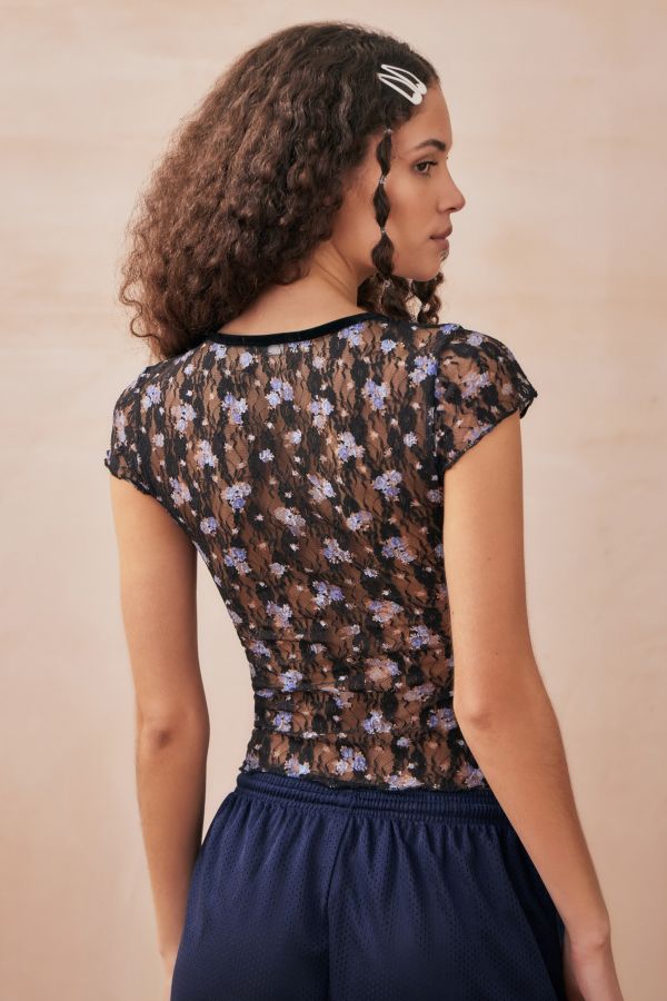 Vista diapositiva: 4: Kimchi Blue Madison Semi-Sheer Lace Blouse