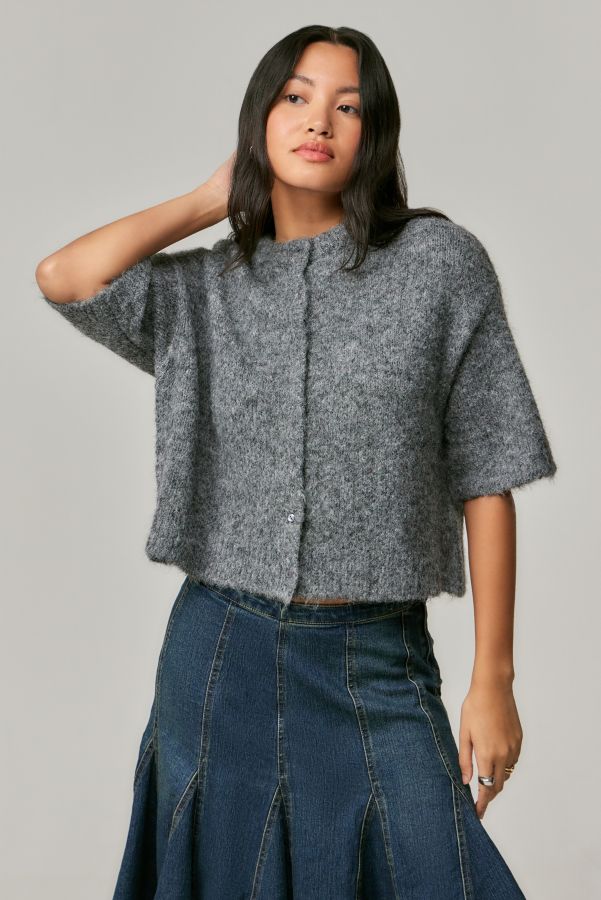 Slide View: 1: UO Dakota Short Sleeve Cardigan