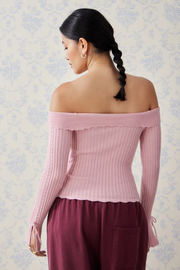 Vista diapositiva: 4: Kimchi Blue Off-The-Shoulder Knit Top