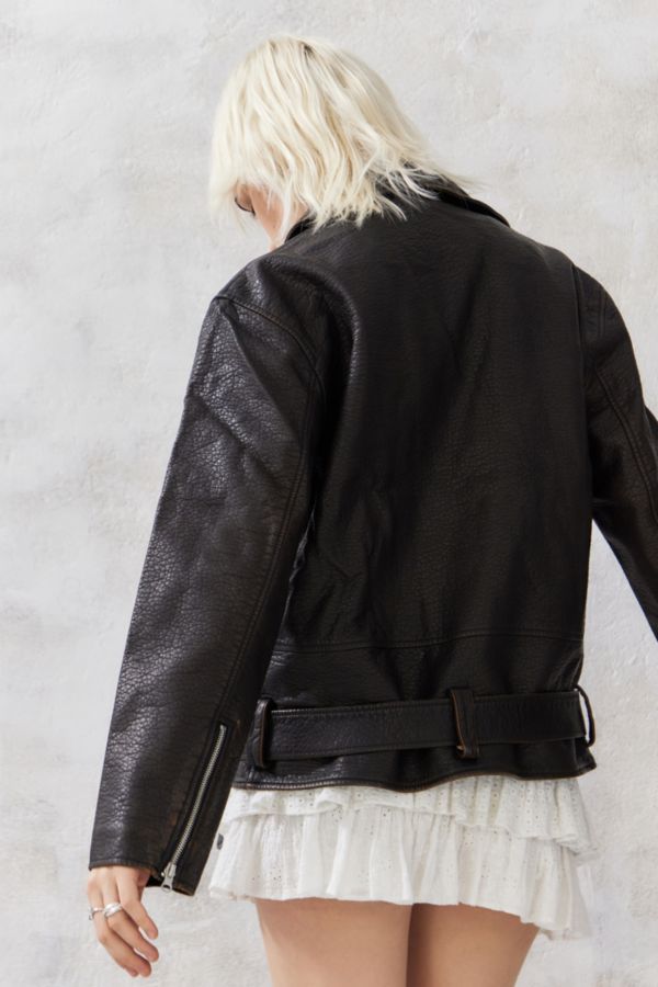 Slide View: 6: BDG Oversize Faux Lederjacke