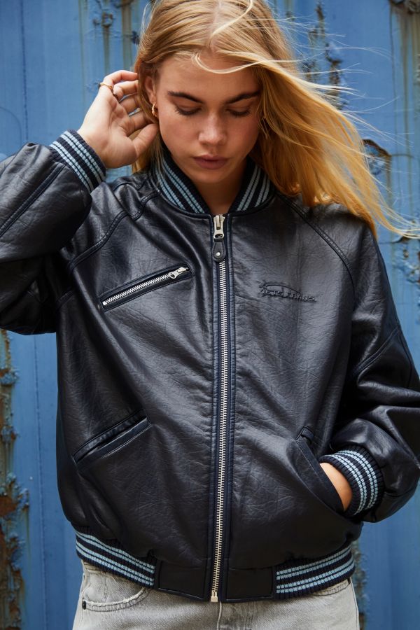 Vista de diapositivas: 4: iets frans... Embossed Varsity Jacket