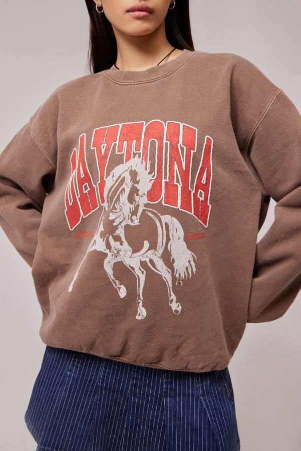 Slide View: 3: Sweat-shirt UO Daytona