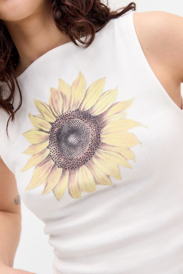 Slide View: 3: UO Lia Sonnenblume Muskelshirt