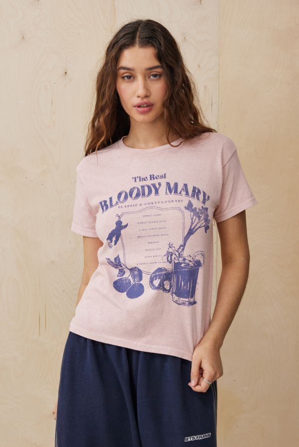 Slide View: 1: T-shirt UO Bloody Mary