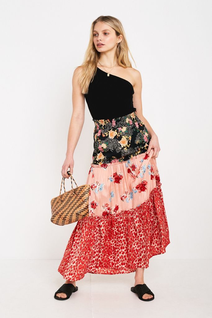 UO Mixed Floral Print Tiered Maxi Skirt | Urban Outfitters UK