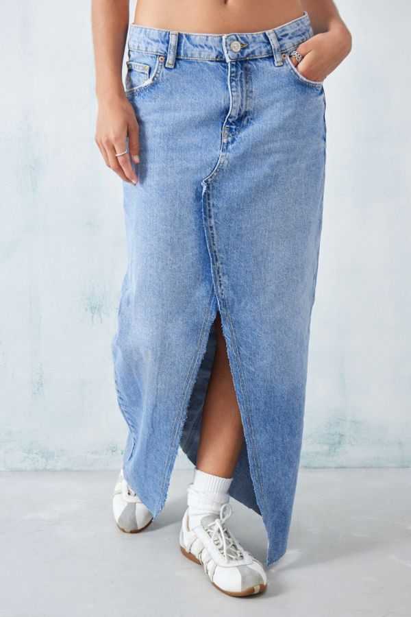 Vista de diapositivas: 1: BDG Ruth Denim Front Cut-Out Maxi Skirt