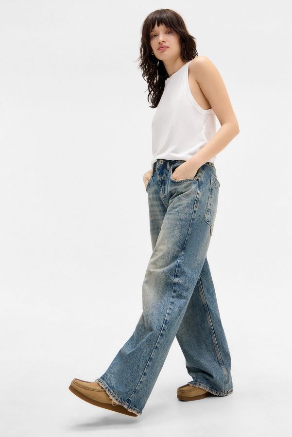 Vista diapositiva: 1: BDG Jaya Jeans