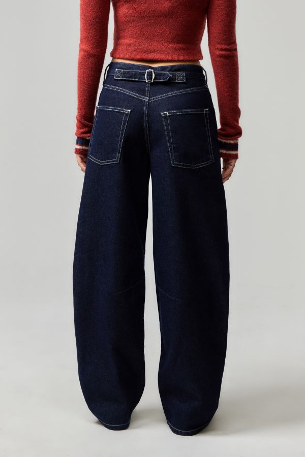 Slide View: 3: BDG Logan Boyfriend Dunkelblau Jeans