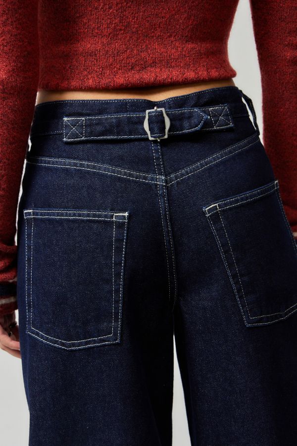 Slide View: 4: BDG Logan Boyfriend Dunkelblau Jeans