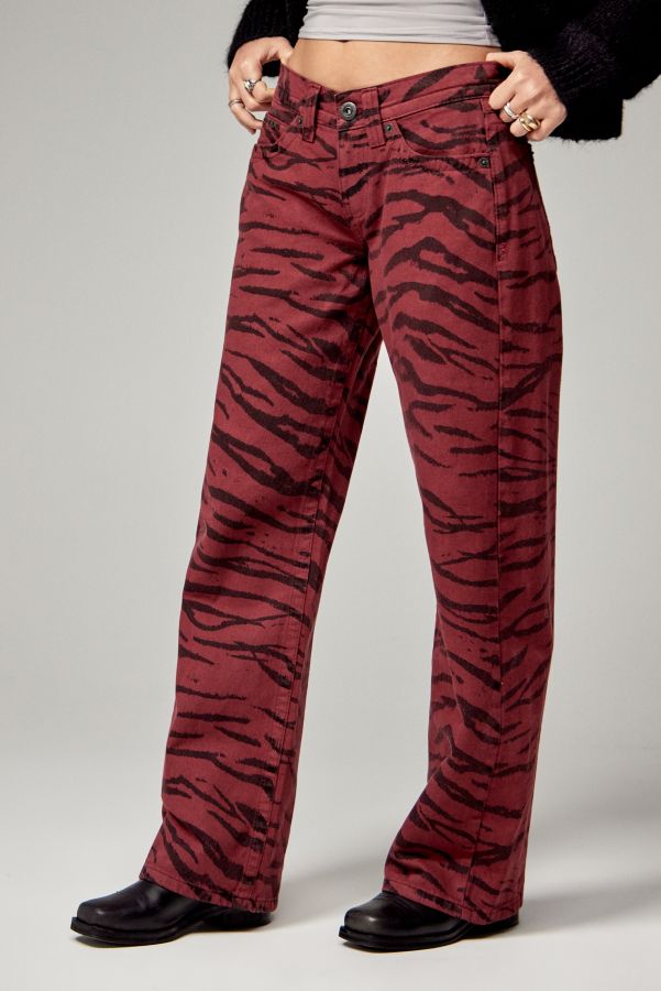 Slide View: 1: BDG Kayla Tiefbund Tiger Denim Jeans