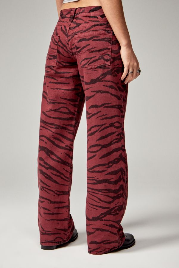 Slide View: 4: BDG Kayla Tiefbund Tiger Denim Jeans