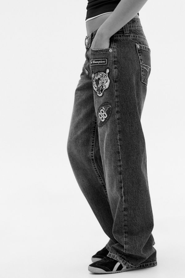 Vista de diapositivas: 4: BDG Kayla Lowrider Patch Jeans