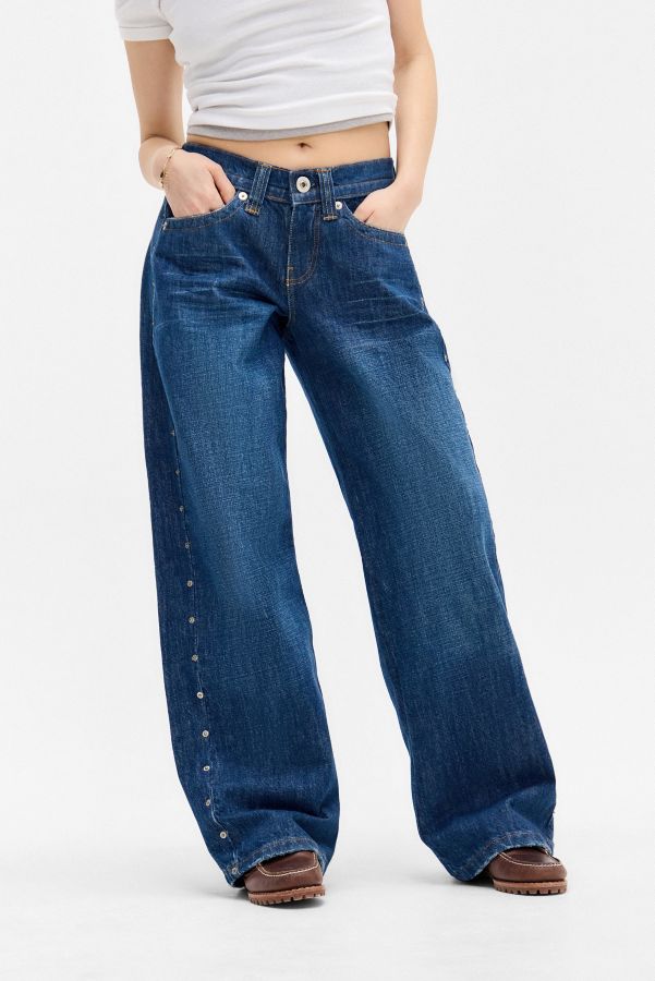 Slide View: 1: BDG Kayla Lowrider Jeans mit Nieten