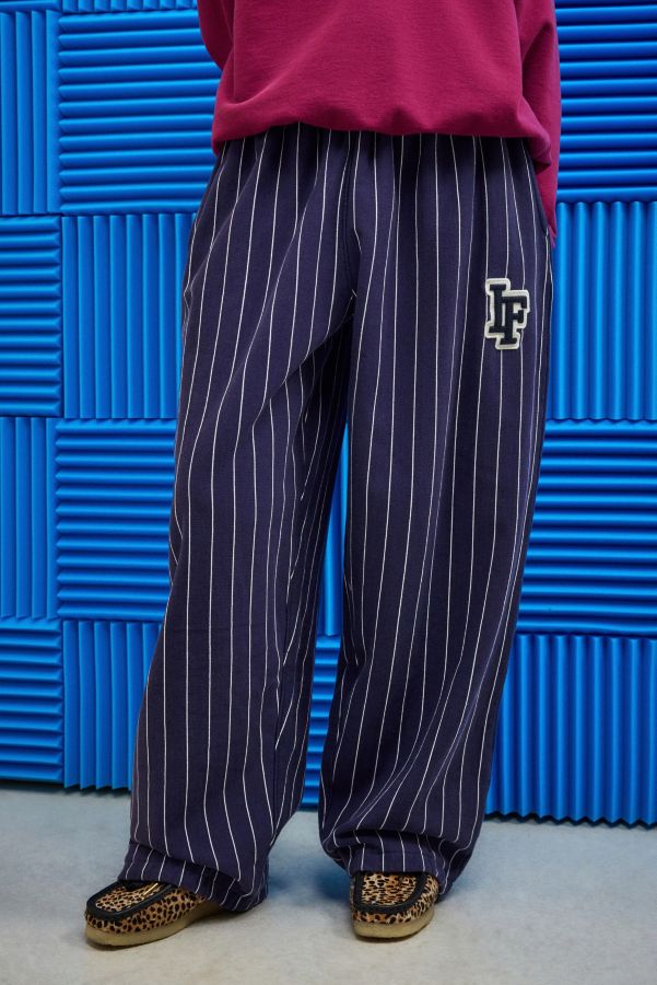 Vista de diapositivas: 1: iets frans... Pinstripe Harri Baggy Joggers