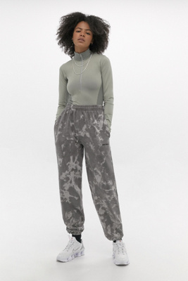 grey sweatpants urban outfitters