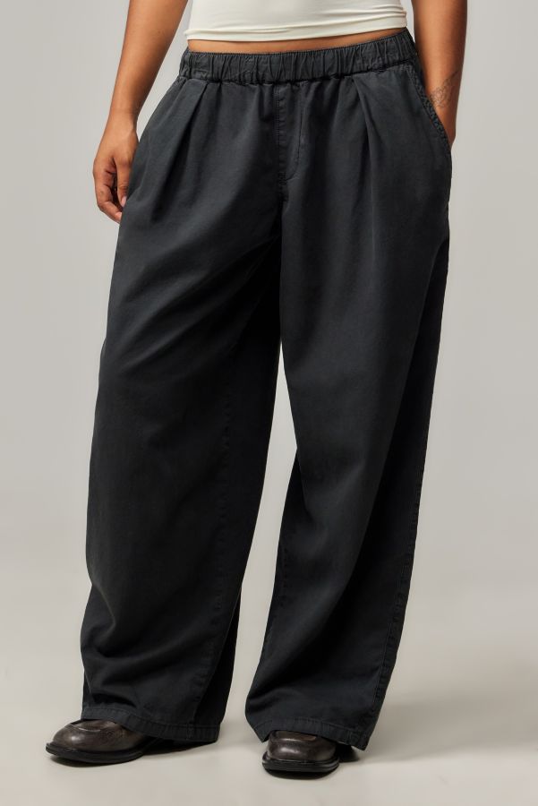 Slide View: 1: BDG Bobbi Cocoon Pants