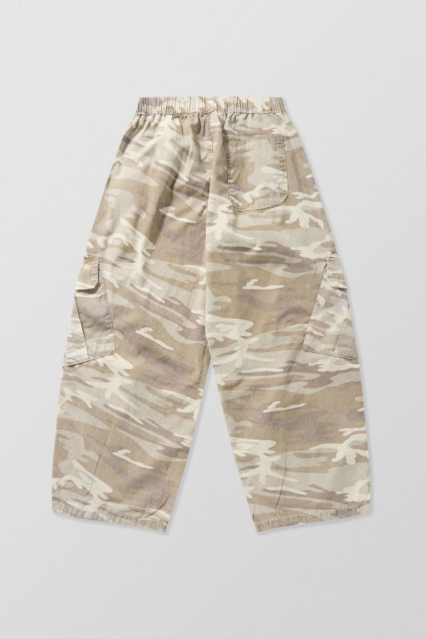 Vista diapositiva: 10: BDG Bobbi Sand Camo Trousers