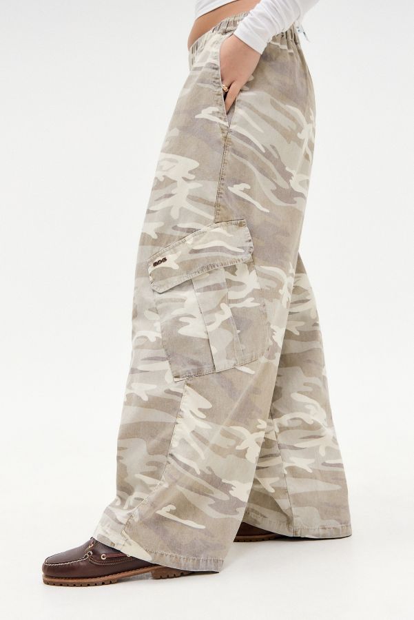 Vista diapositiva: 3: Pantaloni BDG Bobbi Sand Camo