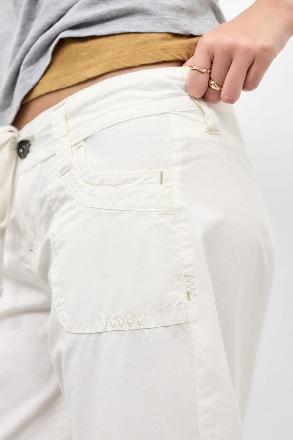 Slide View: 3: Shorts Cargo Capri BDG