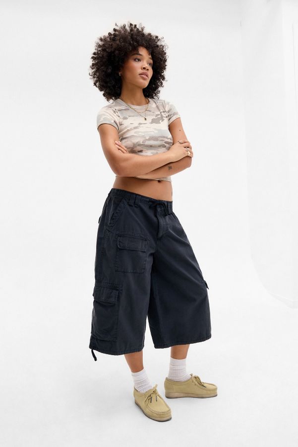 Slide View: 4: BDG Detroit Crop Baggy Cargo Hosen