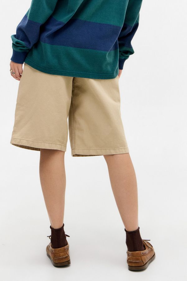 Slide View: 5: Shorts chino longs BDG Roy