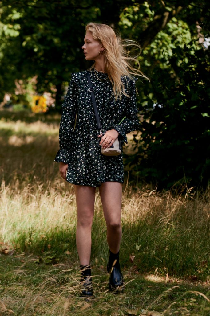 UO Alex Floral Seersucker Mini Dress | Urban Outfitters UK