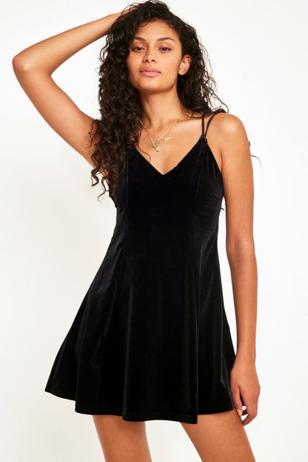 UO Tessa Velvet Strappy Low-Back Mini Dress | Urban Outfitters UK