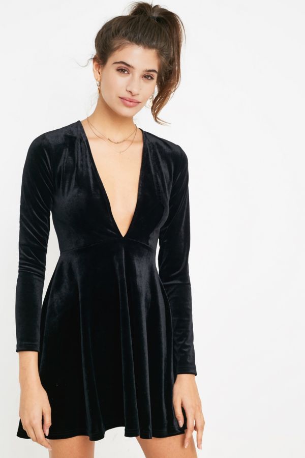 UO Velvet Plunge Mini Dress | Urban Outfitters UK