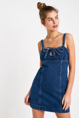 UO Kia Keyhole Denim Mini Dress | Urban Outfitters UK