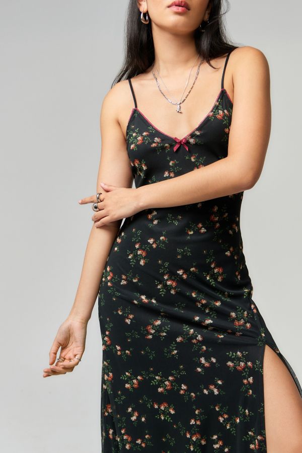 Vista de diapositivas: 3: Vestido Maxi de Malla Floral UO