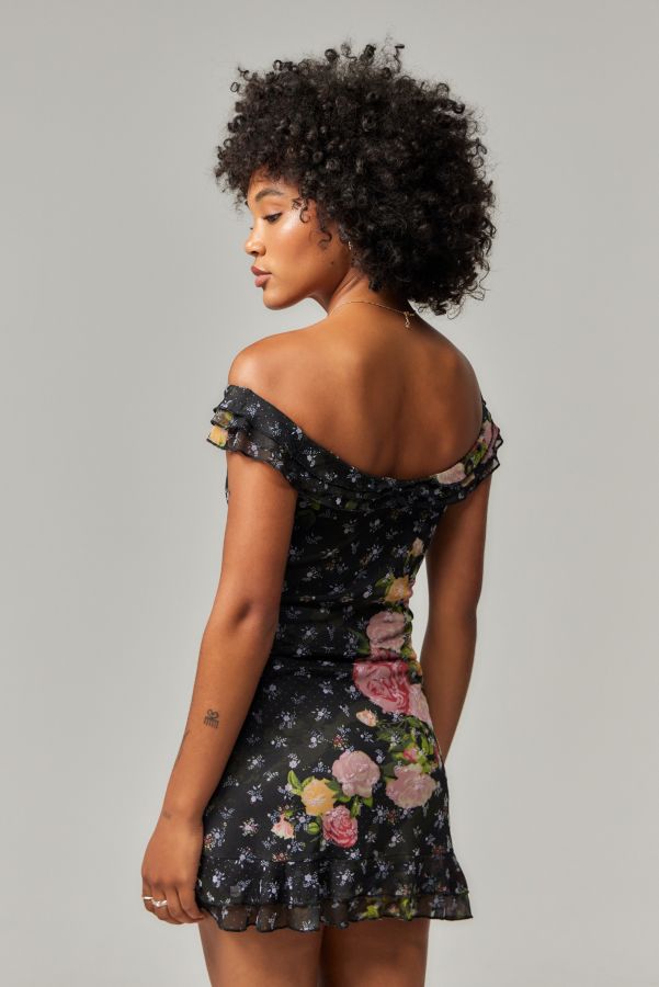 Vista diapositiva: 4: Kimchi Blue Albany Bardot Floral Mini Dress