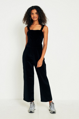 urban outfitters black overalls