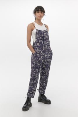 urban outfitters black overalls