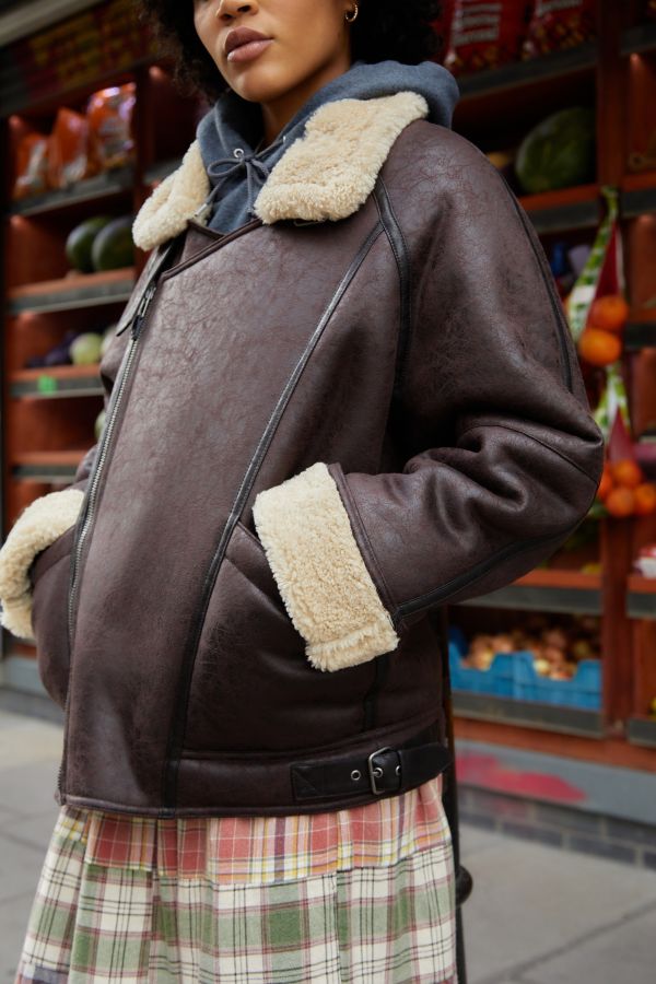 Vista diapositiva: 3: BDG Ella Oversized Aviator Jacket