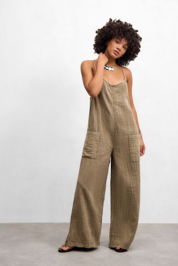 Vista diapositiva: 1: Out From Under Cabot Jumpsuit