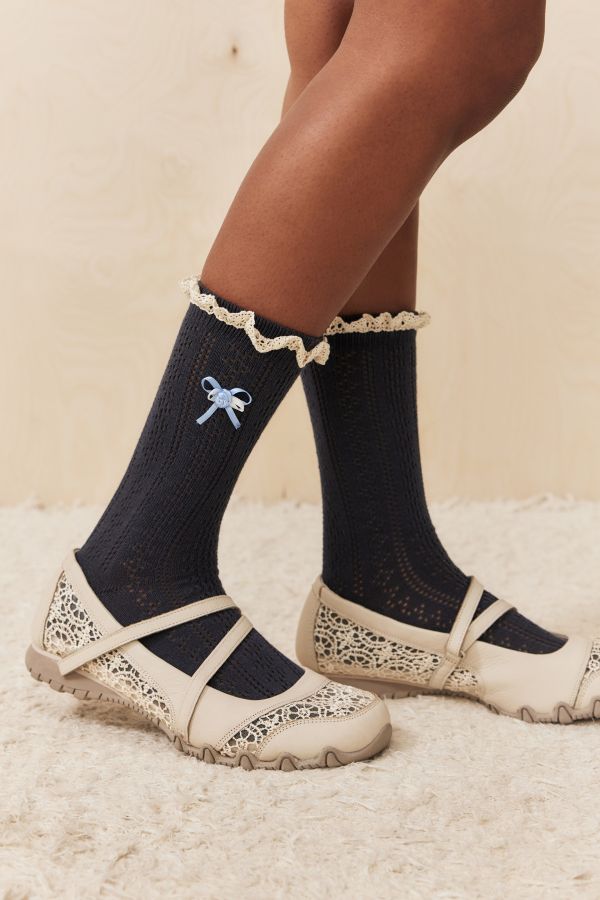 Vista diapositiva: 1: Out From Under Pointelle Socks