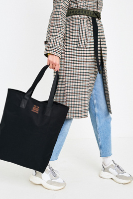 urban outfitters black tote bag