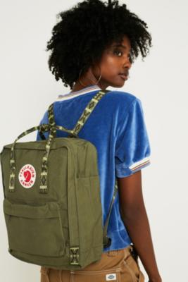 fjallraven kanken green folk pattern