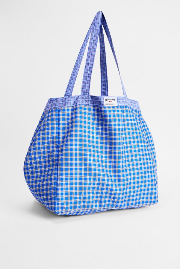 Slide View: 3: BDG Carryall Check Tote Bag