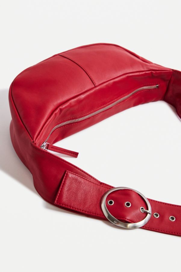 Vista de diapositivas: 3: UO hebilla de cuero Crossbody Sling Bag