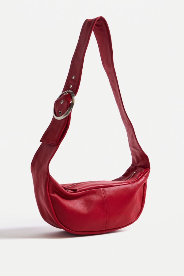 Vista de diapositivas: 4: UO hebilla de cuero Crossbody Sling Bag