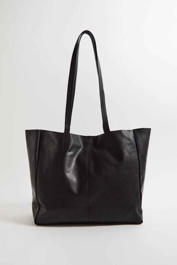 Vista diapositiva: 4: UO Leather Tote bag