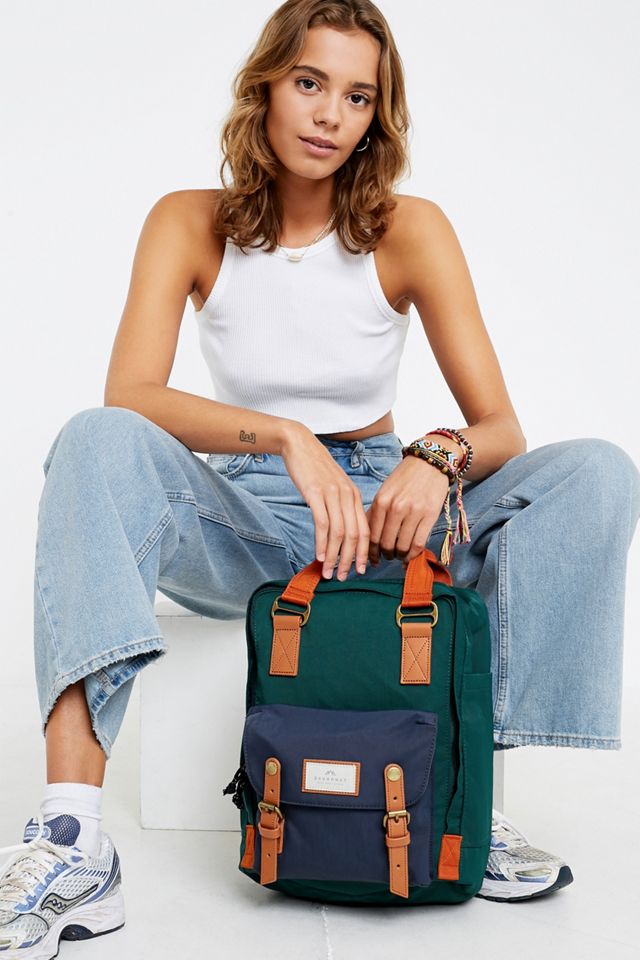 Doughnut Rucksack im ColourBlockDesign in Makrone Urban Outfitters DE