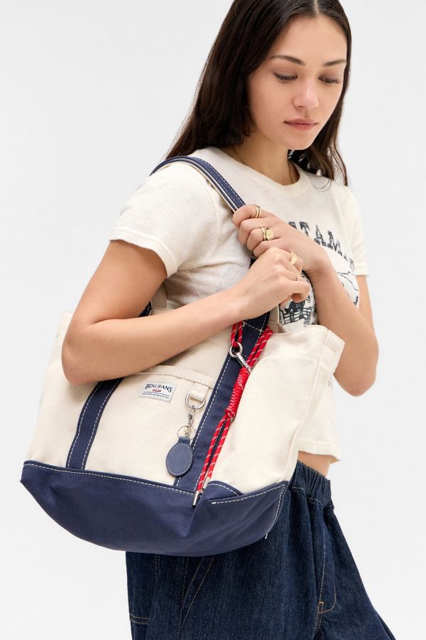 Vista de diapositivas: 1: BDG Canvas Keychain Tote Bag