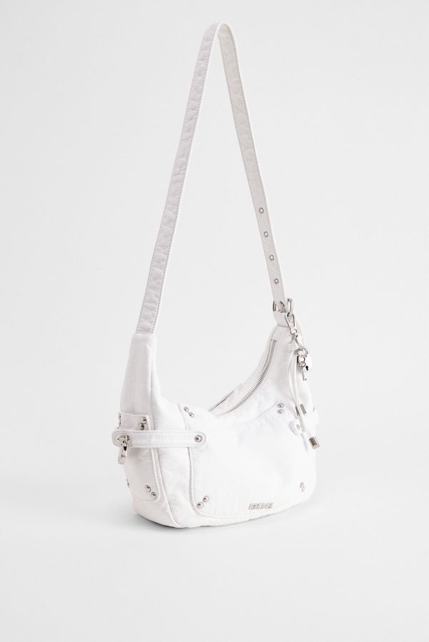 Vista de diapositivas: 4: BDG Reggie Faux Leather Sling Bag