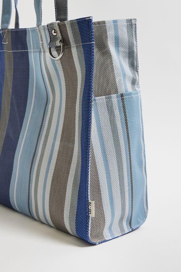 Slide View: 5: UO Large Stripe Woven Tote Bag