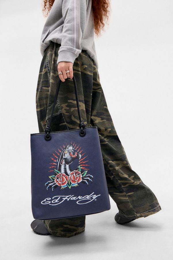 Vista de diapositivas: 1: Bolso Tote Gráfico Ed Hardy