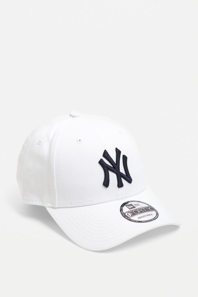 New Era 9FORTY NY Yankees White Baseball Cap | Urban Outfitters UK