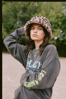 fisherman hat urban outfitters